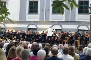 über uns ; Konzerte im Fronhof 2022 ;