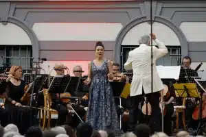 Sharleen Joynt ; Konzerte im Fronhof ; Archiv ; über uns ;